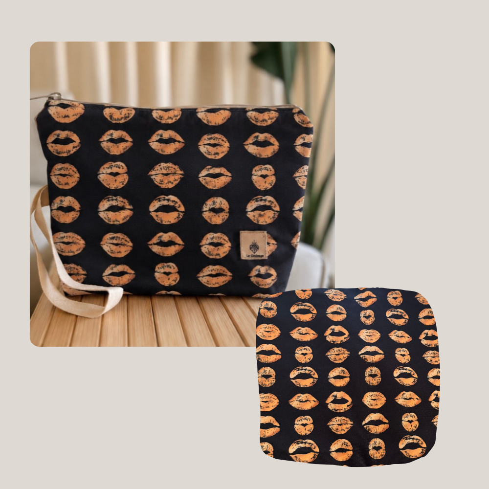 Wet Clutch Estampado Kisses