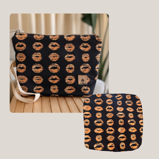 Wet Clutch Estampado Kisses